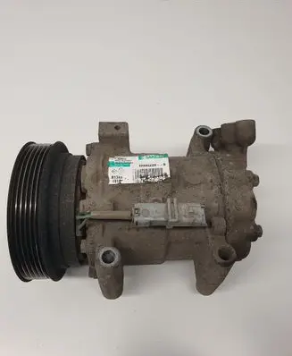 Renault Kangoo II Air conditioning (A/C) compressor (pump) 8200953359