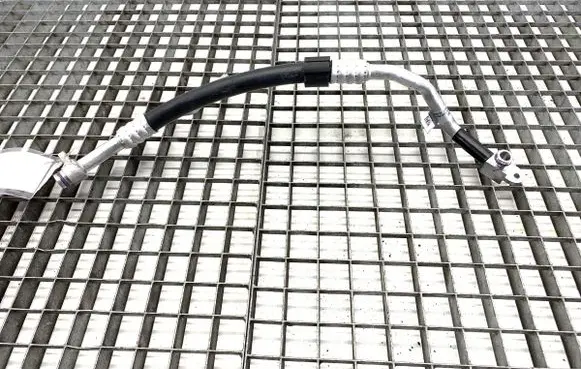 Audi A4 S4 B9 8W Air conditioning (A/C) pipe/hose 8W1816740
