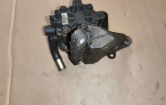 Chrysler Sebring (ST-22 - JR) Power steering pump