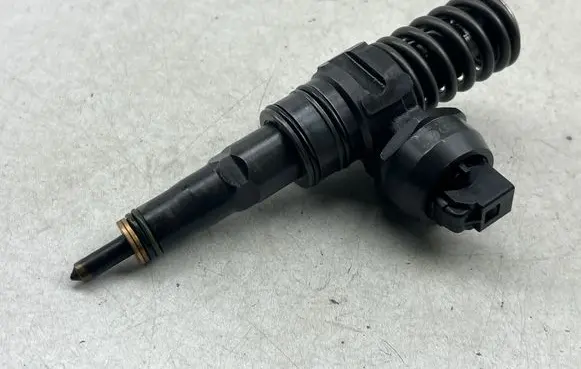 Fuel injector