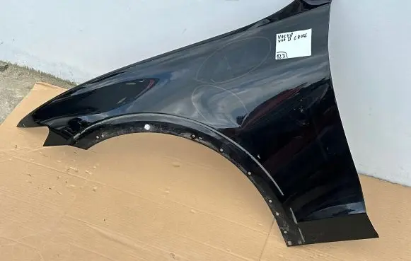 Volvo V60 Fender
