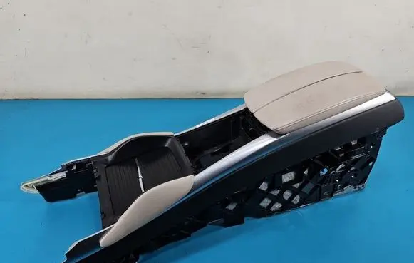 BMW X6 E71 Armrest 5289498 IMPRK1537874