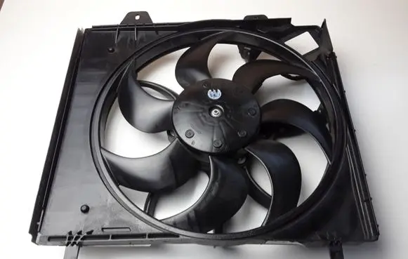 Opel Corsa F Radiator cooling fan shroud 9823959280