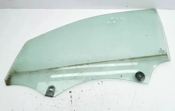 Peugeot 308 Front door window glass four-door