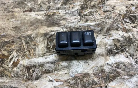 Infiniti G37 Seat memory switch 