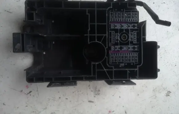 Opel Astra J Fuse box cover