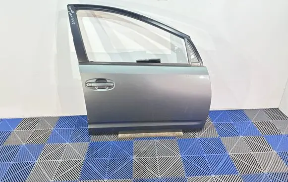 Toyota Prius (XW20) Front door