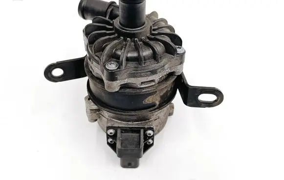 Volkswagen Jetta VI Electric auxiliary coolant/water pump 7P0965567 5C0121093E