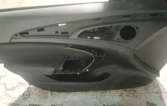 Opel Insignia A Front door card panel trim