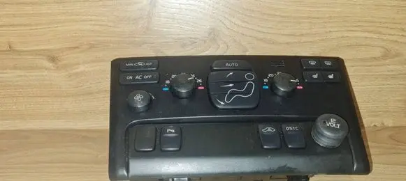 Volvo XC90 Climate control unit 8682734