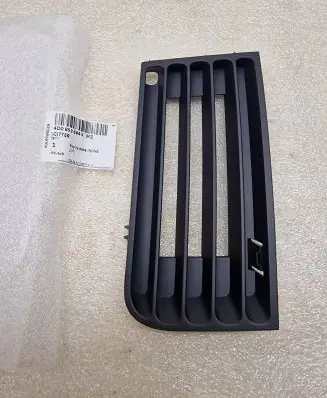 Audi A8 S8 D2 4D Front bumper lower grill 4D0853684K