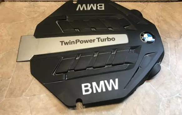 BMW 5 GT F07 Engine cover (trim) 7577456