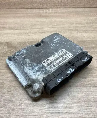 Opel Astra H Engine control unit/module ECU 90562574 0281001674 Used