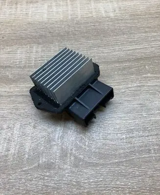 Toyota Avensis T250 Heater blower motor/fan resistor 4993002121