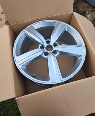Audi e-tron R20 alloy rim 4KE601025S