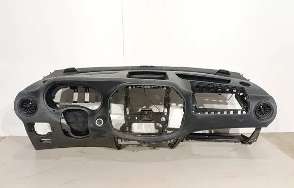 Mercedes-Benz Vito Viano W447 Dashboard 1303256x 20200720T195 0OP1425
