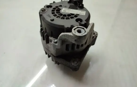 BMW X1 E84 Generator/alternator 8507624