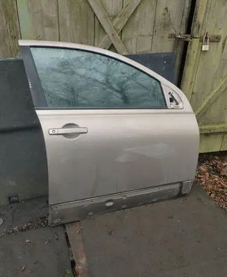 Nissan Qashqai Front door