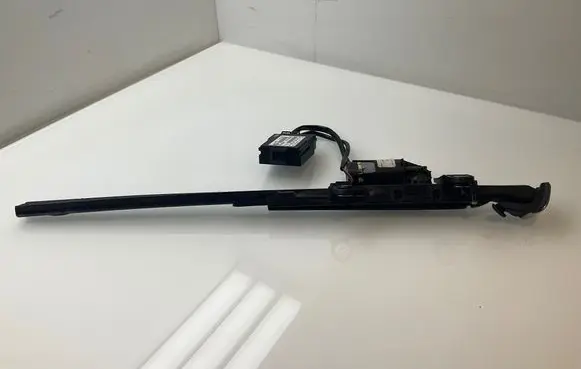 BMW 3 E92 E93 Seat belt adjustment motor 9165377 190801 913503102