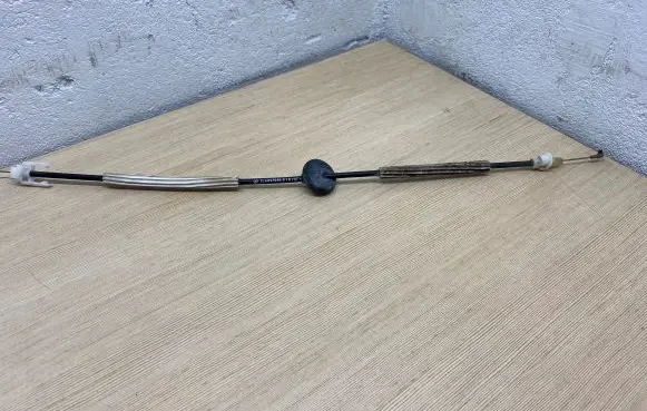 Volkswagen Touareg I Front door cable line 7L6837085B