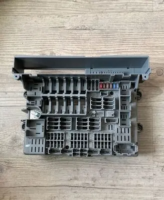 BMW 1 E81 E87 Fuse box set 6906621