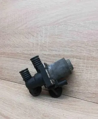 BMW 3 E46 Electric auxiliary coolant/water pump 8369805 1147412144