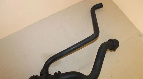 Volkswagen PASSAT B5.5 Engine coolant pipe/hose 4B0121049S
