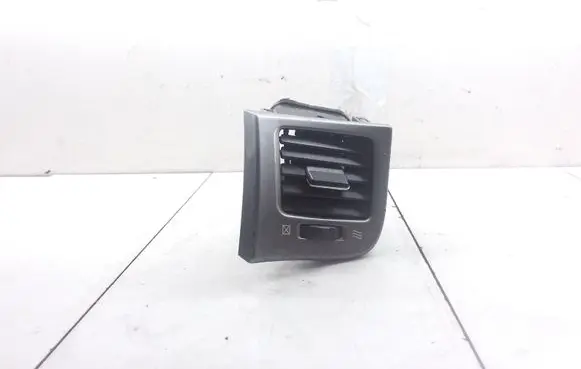 Toyota Avensis Verso Dashboard side air vent grill/cover trim 5565044080