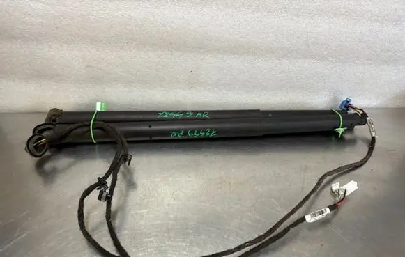 Mercedes-Benz B W247 Tailgate strut 