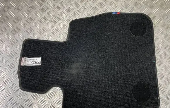 BMW 1 F40 Front floor mat 8096796