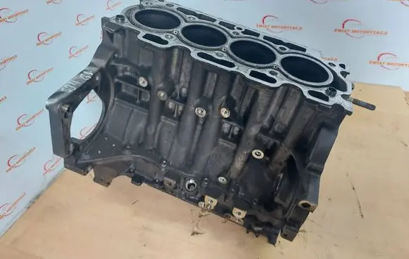 Peugeot 3008 I Engine block 9683105280 9685737310 9H05