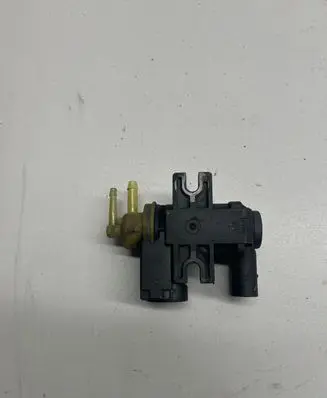 Audi A4 S4 B8 8K Valve vacuum 8K0906627