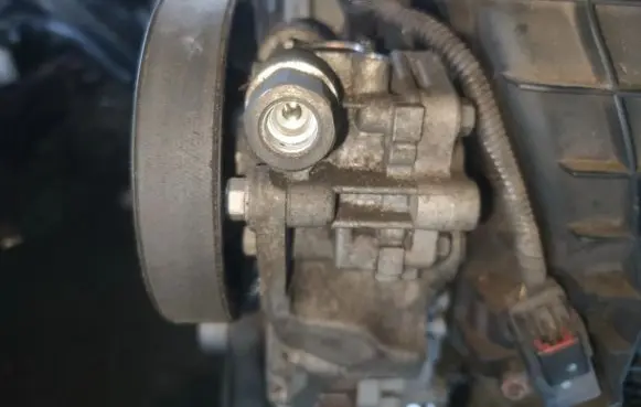 Chrysler Sebring (JS) Power steering pump