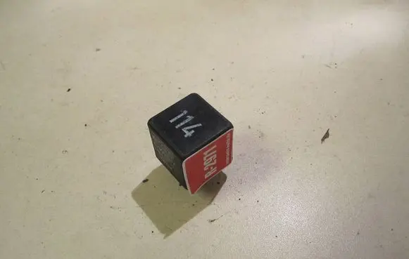Audi A6 S6 C4 4A Other relay 701959141A