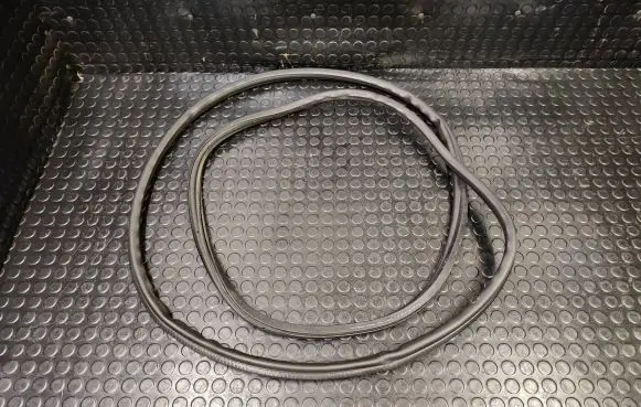 Audi A8 S8 D4 4H Engine compartment rubber 4H0823731E