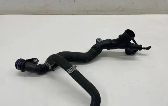 Mercedes-Benz GLA H247 Engine coolant pipe/hose A2822032600