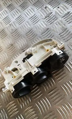 Volkswagen PASSAT B5 Climate control unit 1j0820045g