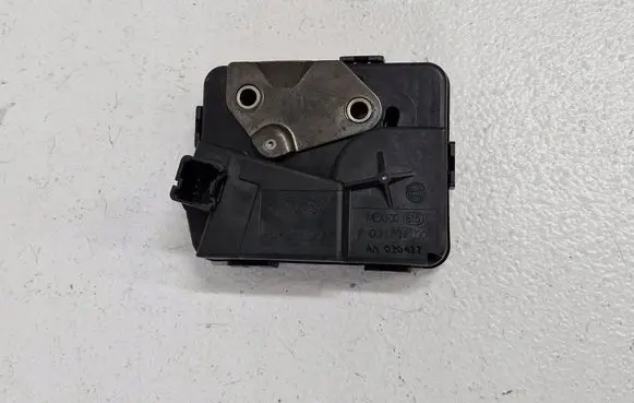 Lincoln Navigator Tailgate window lock/catch/latch 2L14-7840860