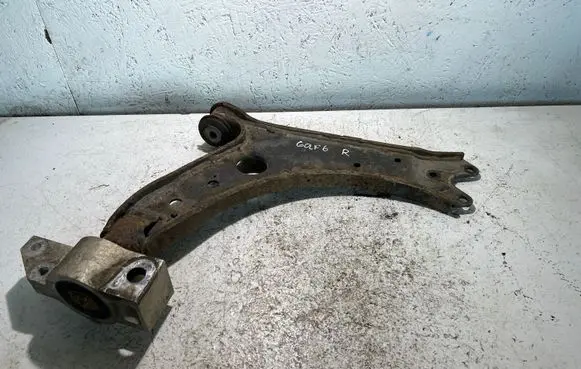 Volkswagen Golf VI Front lower control arm/wishbone