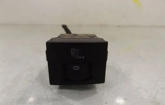 Volkswagen Polo IV 9N3 Seat heating switch 6Q0963563