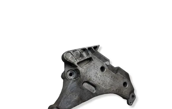 Volkswagen Tiguan Engine mounting bracket 03L199207