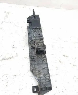 Land Rover Discovery 4 - LR4 Radiator support slam panel bracket AH328B589AA 8B589AA GJ30