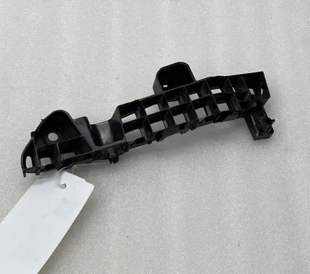 Suzuki Vitara (LY) Front bumper mounting bracket 7173154P0