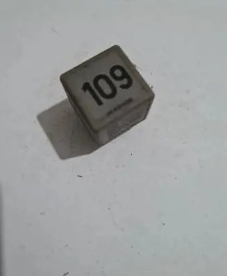 Volkswagen Transporter - Caravelle T5 Other relay 1J0906381A V23134B63X396