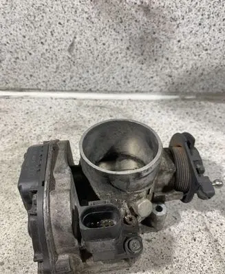 Audi A4 S4 B5 8D Throttle valve 058133063Q
