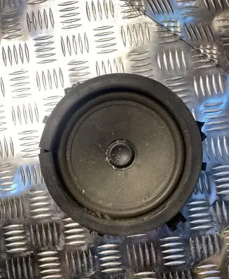 Volvo V70 Front door speaker 9472003
