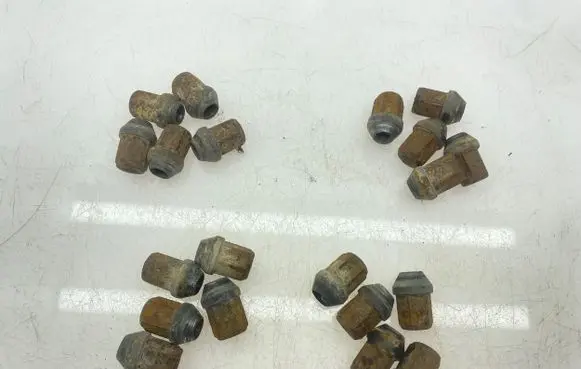 Opel Astra H Nuts/bolts 