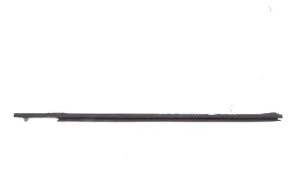 Land Rover Discovery 3 - LR3 Rear door windshield rail 
