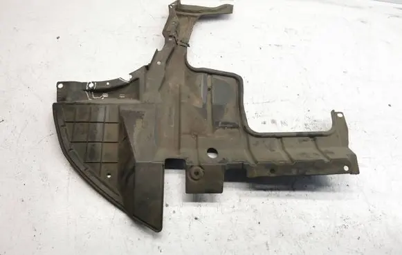 Mitsubishi Outlander Engine splash shield/under tray