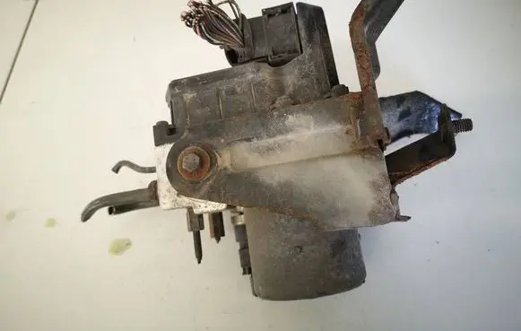Toyota Corolla Verso AR10 ABS Pump 445400F010